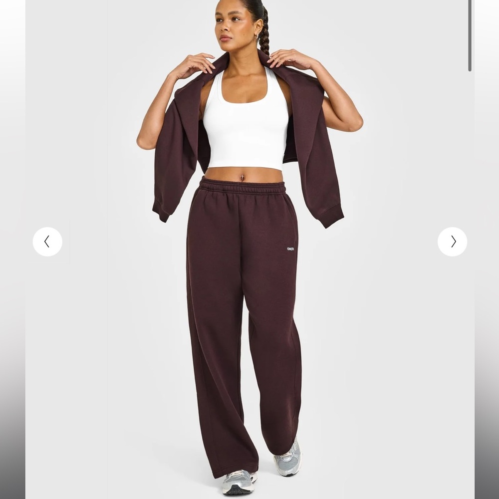 FOUNDATIONS STRAIGHT LEG JOGGERS WITH GREY LOGO